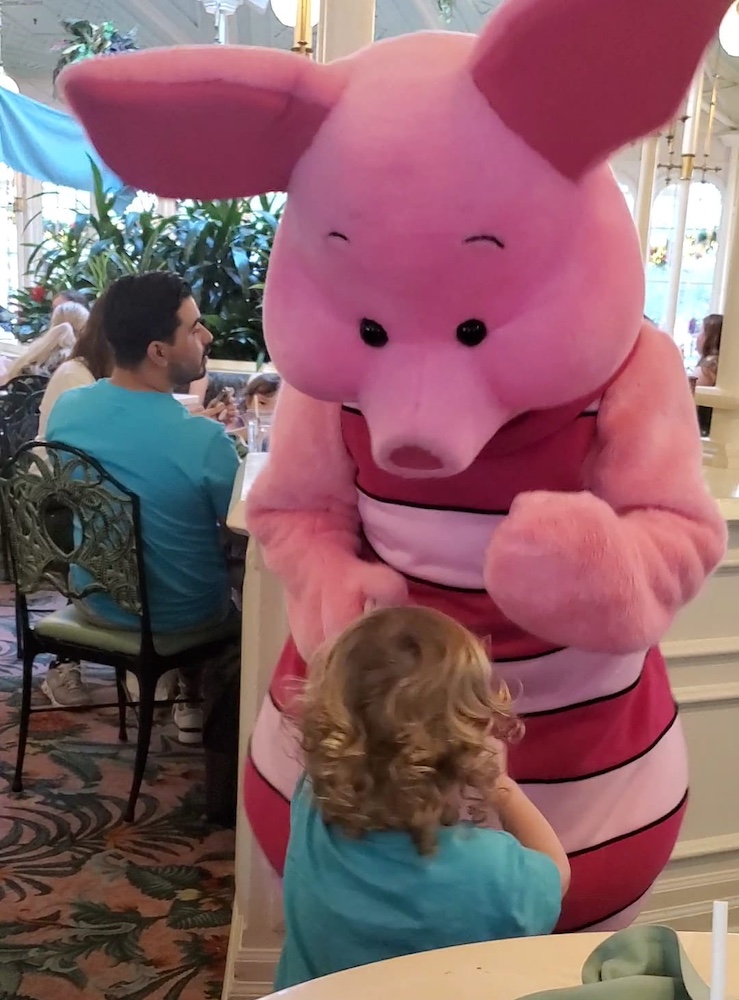 character dining at disney - crystal palace - piglet
